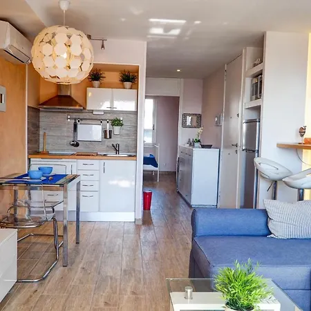 Apartment Seaside Cozy By Hello