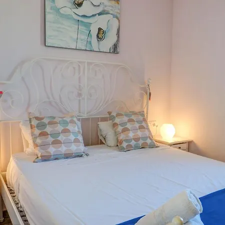 Apartment Seaside Cozy By Hello
