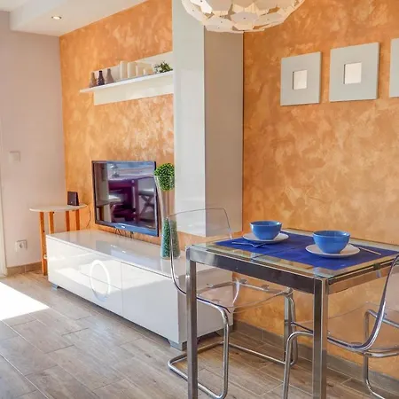 Seaside Cozy By Hello Apartment *