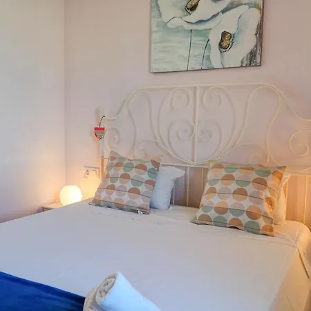 Seaside Cozy By Hello Apartment Sitges
